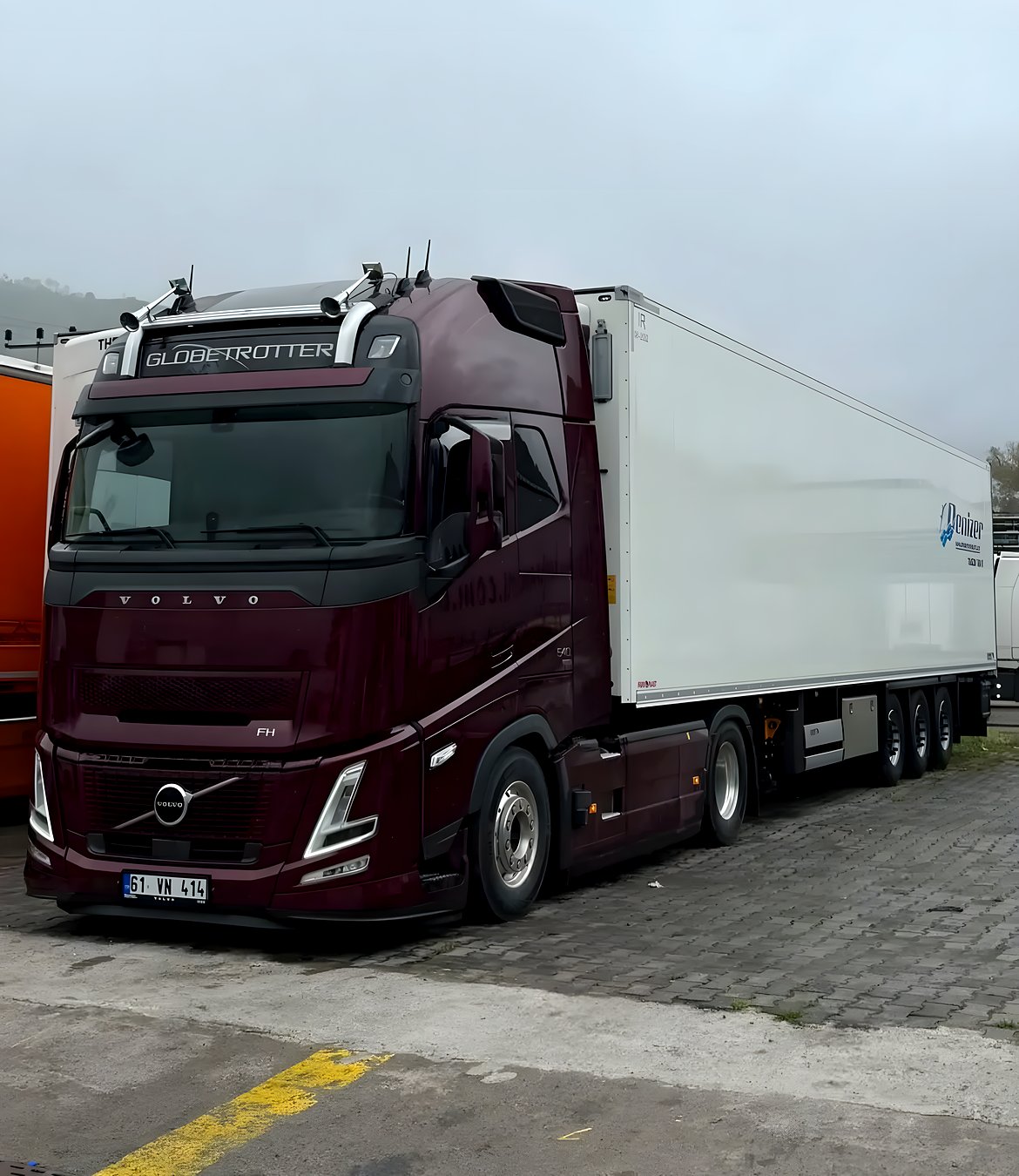 Denizer Transport Volvo FH with refrigerated trailer