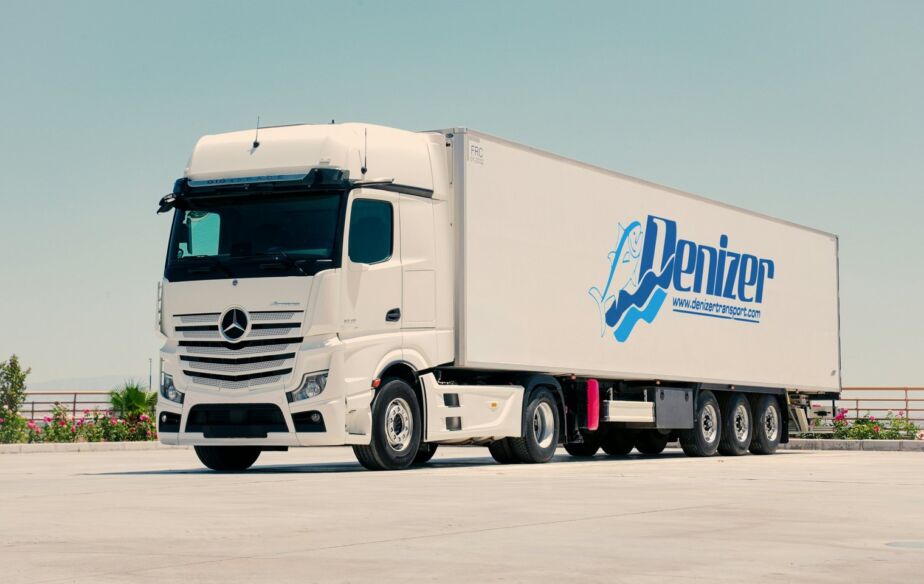 Denizer Transport refrigerated truck